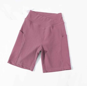 Shorts de sport pour femmes avec logo personnalisé, 2 couches, pour la course à pied et la gym, avec doublure de compression, taille élastique et cordon de serrage - Product Image 4