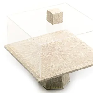 Support à gâteau en nacre de style design, plateau en bois avec incrustation de coquillages et couvercle, idéal pour la présentation en pâtisserie. - Product Image 2
