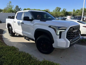 Ventes de Toyota Tundra Double Crew Cab Limited 4WD V6 Turbo 2024 2025 d'<span class=keywords><strong>occasion</strong></span> en excellent état de marche (conduite <span class=keywords><strong>à</strong></span> gauche/droite) - Product Image 3