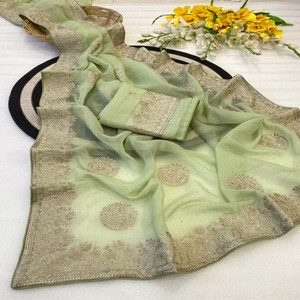 Sari VASTRA COTTAGE Premium de Seda Crujiente con Bordado y Adornos, Estilo Bollywood, Colección para Fiestas - Product Image 4