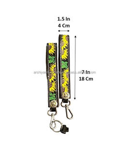 กำไลข้อมือหนังเครื่องมือทำมือแฟชั่นพร้อมโลโก้ที่สวยงามเหมาะสำหรับทั้งชายและหญิง - Product Image 2