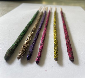 Varillas de Incienso Perfumadas de Múltiples Colores Hechas a Mano para Fragancia Espiritual y del Hogar/Agarbatti Perfumado Premium Hecho a Mano - Product Image 4