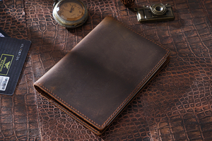 Cartera Minimalista de Cuero Genuino para Pasaporte, Diseño Delgado de 4 Pulgadas para Tarjetas de Crédito, Sin Cierre, Costuras Marrones - Product Image 6