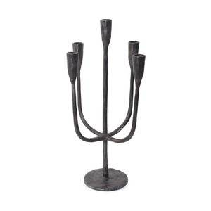Candelabro Decorativo de Metal Hecho a Mano con Cinco Brazos para Mesa de Comedor y Regalo al Mejor Precio - Product Image 1