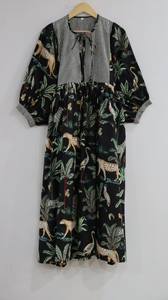 ชุดเดรสยาวลายดอกไม้สีดำ ผ้าฝ้าย 100% สไตล์โบฮีเมียน ธีมป่า สำหรับผู้หญิง ทำมือ ชุดฤดูร้อน ฤดูใบไม้ร่วง เอวเข้ารูป - Product Image 3