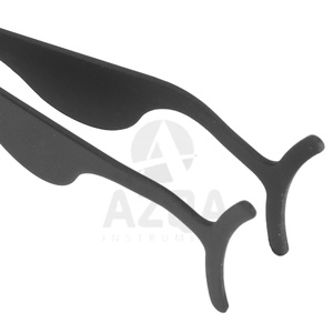 Pinzas Profesionales para Extensión de Pestañas, de Acero Inoxidable con Recubrimiento Negro, Punta Lisa, Agarre Perfecto, Precisión para Salón - Product Image 4