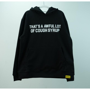 เสื้อฮู้ดผู้ชายสีดำรุ่นใหม่ปี 2026 พร้อมกระเป๋าพิมพ์ลายตัวอักษร "น้ำเชื่อมแก้ไอเยอะมาก" - Product Image 1