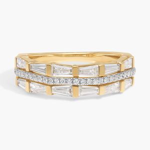 Anillo de Moda con Diamantes Cultivados en Laboratorio, Corte Baguette y Redondo, Oro Blanco - Product Image 1