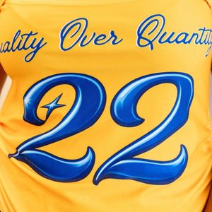T-shirts pour femmes en jersey doré, à nouer sur le côté, personnalisables, tendance, de qualité supérieure, pour le sport et le quotidien, à manches courtes - Product Image 6