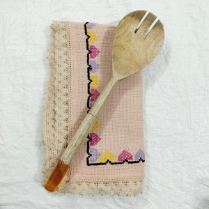 Cuchara de madera rústica, utensilio de cocina de madera natural tallado a mano con encanto de granja, cubiertos portátiles con estuche, regalo para empleados - Product Image 2