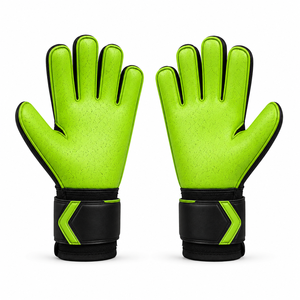 Les gants de gardien de but offrent une prise sécurisée du ballon, une rembourrure douce des paumes et un ajustement flexible pour l'entraînement, la pratique et la compétition. - Product Image 3