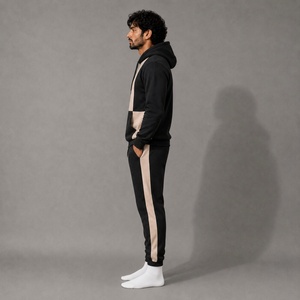 Ensemble de survêtement pour homme noir et beige avec sweat à capuche et pantalon de jogging pour un style décontracté - Product Image 4