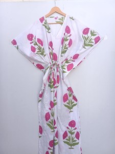 Robe maxi kaftan en coton rose à fleurs imprimées, faite à la main, col en V, taille ajustable, robe bohème pour les vacances - Product Image 2