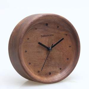 Horloge murale analogique en quartz en bois personnalisée, design Art Déco fait main, étanche, décoration de mariage et de maison - Product Image 1