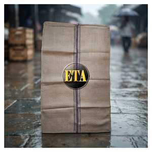 Sac en jute de 907 grammes, dimensions 3,666667 pieds x 2,208333 pieds, 8x8, 3 bandes bleues, 300 sacs par balle, avec détails violets. - Product Image 1