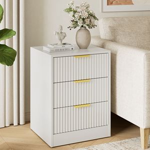Mesita de Noche Nórdica de Lujo en Madera Maciza con Tres Cajones y Tiradores Dorados, Almacenamiento Moderno para Dormitorio - Product Image 4