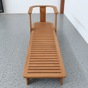 Chaise longue en teck à lattes pour extérieur, lit de repos contemporain en bois pour hôtel, centre commercial, parc - Product Image 1