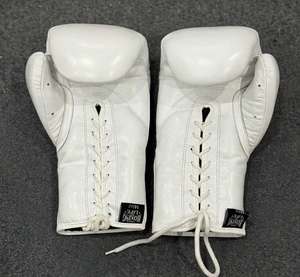 Set de Boxeo de Cuero Vacuno Genuino de Primera Calidad, Sin Boxeo No Hay Vida, Incluye Guantes de Sanda MMA, Protector de Cabeza y Protector Inguinal - Product Image 3