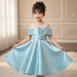 ชุดเดรสผ้าซาตินทอลายดอกไม้หวานๆ รุ่นคารอลีน แบรนด์ AC Luxury สำหรับผู้หญิง เป็นมิตรกับสิ่งแวดล้อม ดีไซน์ทันสมัย สง่างาม แบบอินโดนีเซีย รุ่น AC-EH - Product Image 4