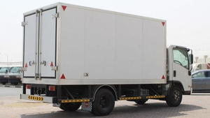 Camioneta de Carga con Caja Aislada NPR 2010, Estándar de Emisiones Euro 6, 451-500 HP, 12 Cilindros, 3.0L Diésel, Transmisión Automática, 8X4 - Product Image 5