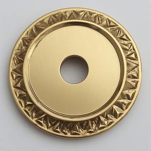 Placa Trasera Decorativa Moderna de Latón para Puertas Clásicas de Madera con Función de Apertura Abatible, Acabado Duradero para Uso en Hoteles y Dormitorios - Product Image 1