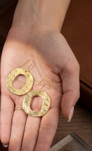 Handmade Textured <b>Brass</b> O Alphabet Earrings Lead-Free Hooks Tarnish-Resistant Gold-Polished Finish Matching Pendant Women's Gift - Product Image 3