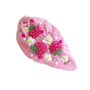 Bande de cheveux brodée de perles multicolores faites à la main pour femmes filles conception d'alphabets élégants avec strass pour mariage noël - Product Image 6