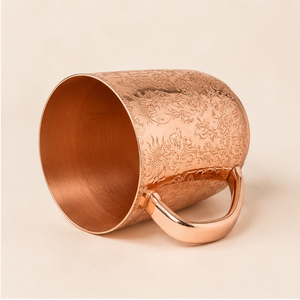 Mug Moscow Mule en cuivre pur avec motifs floraux complexes, finition antique, vaisselle de luxe pour cadeaux et bien-être ayurvédique - Product Image 6