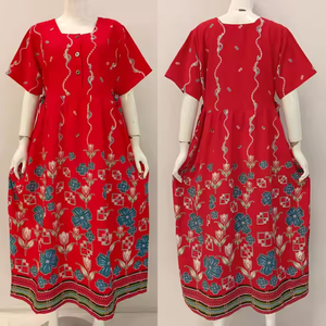 Robe décontractée grande taille pour femme, manches courtes et col carré par Chrysanta - Product Image 2