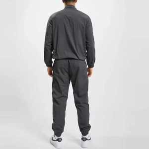 Ensemble de survêtement coupe-vent deux pièces personnalisé pour hommes 2026 – Veste et pantalon respirants en nylon avec fermeture éclair - Product Image 2