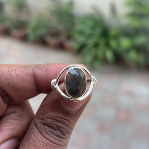 Anillo de Labradorita Natural de Primera Calidad, Forma de Paz, Plata de Ley 925, Hecho a Mano, Joyería Clásica para Regalo de Boda - Product Image 1