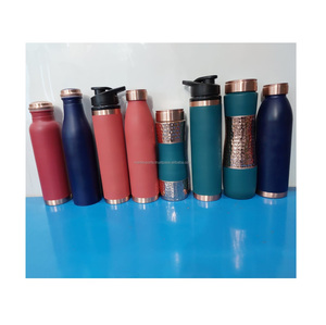 Bouteille d'eau authentique en cuivre avec finition polie et bouchon hermétique pour une consommation d'eau saine et sécurisée - Product Image 3