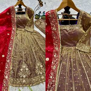 Conjunto de Vestido de Novia con Bordado Intenso y Falda Acampanada para Mujer – Completamente Cosido - Product Image 1