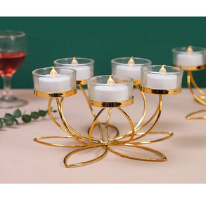 Présentoir à bougies contemporain pour trois bougies avec des cadres circulaires et carrés. Base en marbre chic, disponible à prix de gros. - Product Image 3