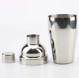 Jarra de Acero Inoxidable Personalizada, Utensilios de Bar de Metal, Jarra de Acero Inoxidable Grabada con Doble Medición - Product Image 2