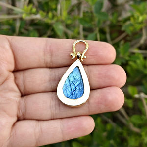 Pendentif en pierre naturelle labradorite bleue chatoyante en forme de goutte d'eau, en laiton massif plaqué or 18 carats, pour la création de bijoux DIY, pendentifs personnalisés en pierres précieuses - Product Image 4