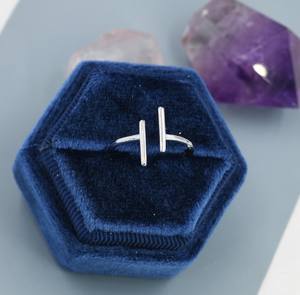 Anillo Abierto Asimétrico de Plata de Ley, Anillo de Barras Paralelas Ajustable, Anillo Minimalista Apilable con Circonitas, Anillo con Circonitas - Product Image 4