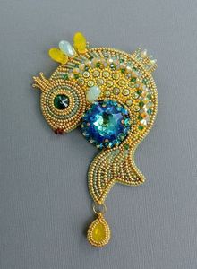 Broche Artesanal Bordado con Cuentas, Joyería de Moda con Detalles Hechos a Mano de Primera Calidad - Product Image 4