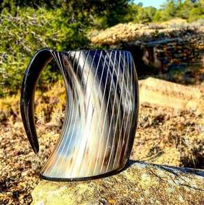 Taza para Beber Hecha a Mano con Cuerno de Búfalo, Diseño Rústico Natural, Pulida, Duradera, Artículo de Colección, Artesanía - Product Image 1