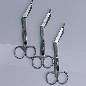 Tijeras Quirúrgicas Manuales MEDIHEAL SURGICAL CORPORATION Full Gold para Vendajes, 5.5 Pulgadas, Borde Recto, Acero Inoxidable, Curvas - Product Image 3