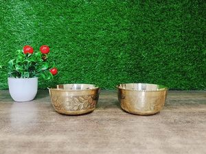 Juego de Vajilla de Metal Oriental Hecho a Mano con Acabado Dorado Pulido para Bodas - Product Image 5