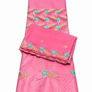 Tela de Encaje Suizo Bordado de Alta Calidad para Vestidos y Diseños de Moda Guatemala - Product Image 4