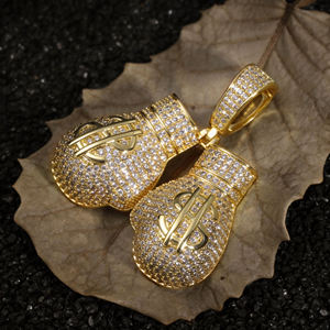 AMBER JEWELS Colgante de guante de boxeo chapado en oro de 18K con signo de dólar de circonita, joyería de collar unisex estilo Hip Hop para boda - Product Image 4