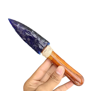 Cuchillo de cristal con mango de obsidiana azul oscuro de alta calidad, hoja tallada a mano con punta de flecha, decoración espiritual, mágica y metafísica, venta al por mayor. - Product Image 1