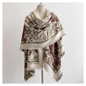 Pañuelo de Seda Cuadrado para Mujer NORTH APPROACH, Estampado Floral, Elegante, Multifuncional, Accesorio de Moda para Todas las Temporadas - Product Image 1
