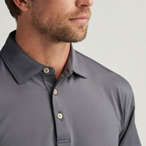 Camiseta Polo Premium Color Gris Carbón para Hombre 2026 |   Camiseta Deportiva de Poliéster que Absorbe la Humedad |   Tee de Golf Deportivo Personalizado con Logotipo al por Mayor - Product Image 4