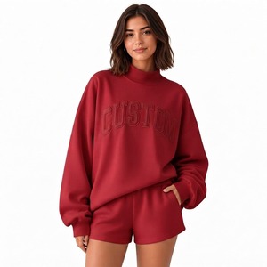 Ensemble sweat-shirt et short personnalisé avec logo, coupe ample décontractée pour femme, tenue streetwear deux pièces pour femme - Product Image 1