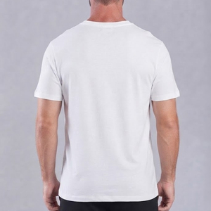 Camiseta de Hombre con Cuello en V, Manga Corta, Corte Regular, Algodón Jersey, Estilo Casual, con Estampado de Letras en la Parte Delantera - Product Image 2