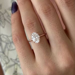 Bague de fiançailles solitaire en diamant de laboratoire ovale de 2 carats, certifiée IGI, bijoux classiques pour mariage et soirée, cadeau pour elle - Product Image 2