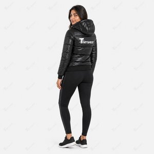 Chaqueta Acolchada con Capucha para Mujer Tiierwear, Cierre de Cremallera, Manga Larga, Cálida para Invierno, Negra, Relleno de Poliéster, Color Sólido - Product Image 4